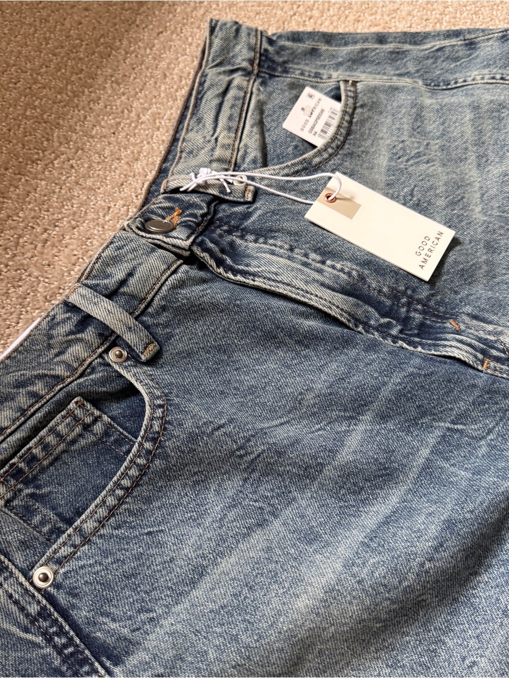 Good American Wide Leg Flared Jeans in Medium Blue - Picture 3 of 7